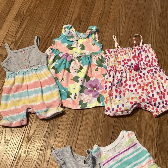 6-12 month summer lot. 3 shorts, 1 pants, 1 tee, 2 dresses, 2 rompers. - Picture 5 of 5